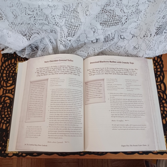 NEW YORK TIMES BEST SELLER "THE UNOFFICIAL HARRY POTTER COOKBOOK" 150+ RECIPES - Picture 9 of 9